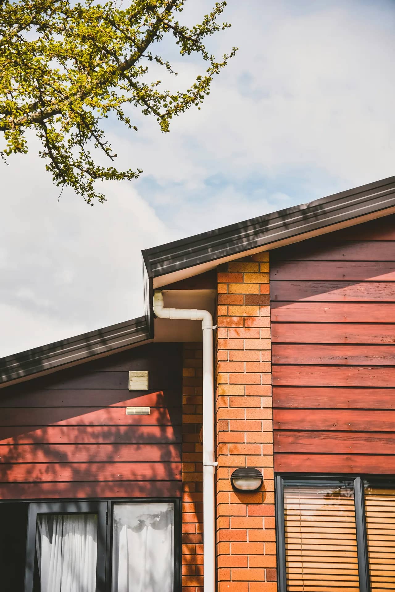 ABC Seamless: Guttering, roofing and rainwater solutions in Mayfield North